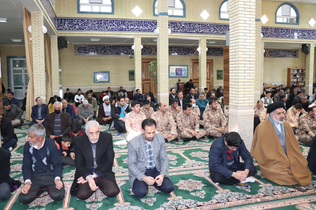 محمد رضا عبدالله نژاد فرماندار شهرستان چالدران با حضور در مسجد جامع این شهرستان در مراسم عبادی سیاسی نماز جمعه این هفته که به امامت حجت الاسلام و المسلمین محمدزاده امام جمعه برگزار شد، شرکت نمود.