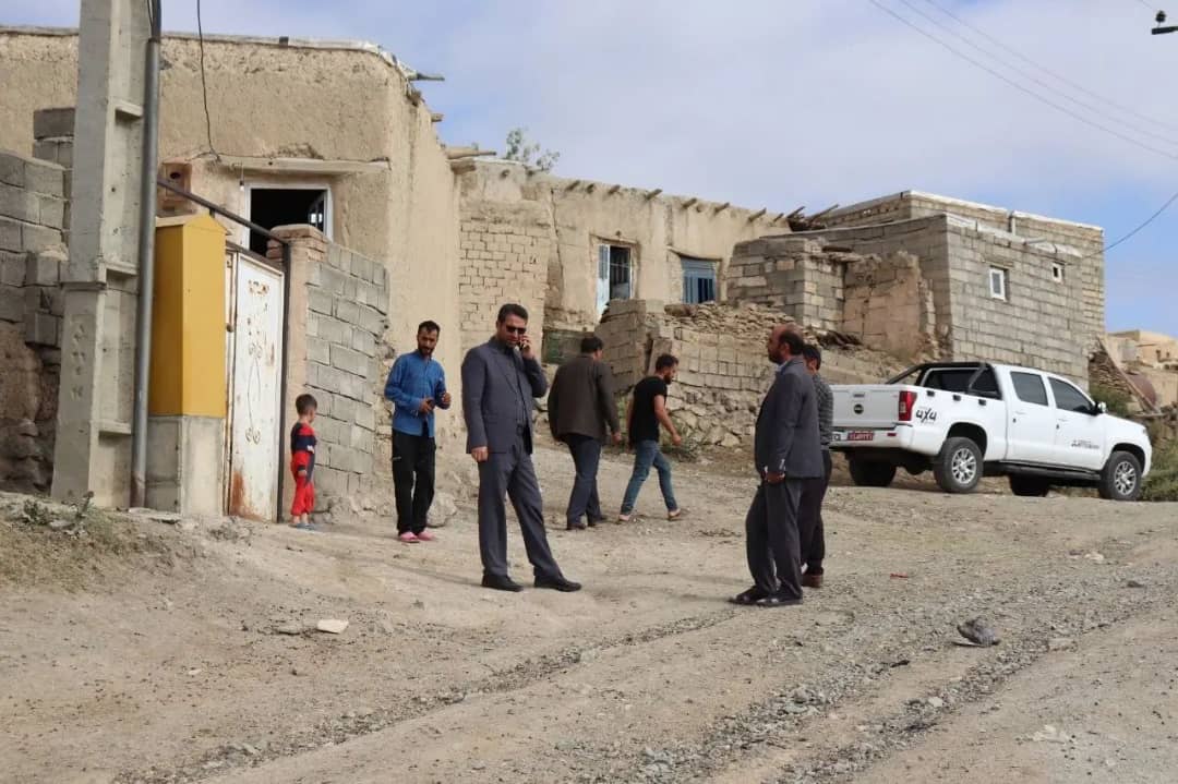 محمد رضا عبدالله نژاد فرماندارشهرستان چالدران با حضور در روستای انبار علیا از توابع بخش مرکزی این شهرستان ضمن دیدار با اهالی روستا مسائل و مشکلات روستاییان را از نزدیک مورد بحث و بررسی قرار داد.