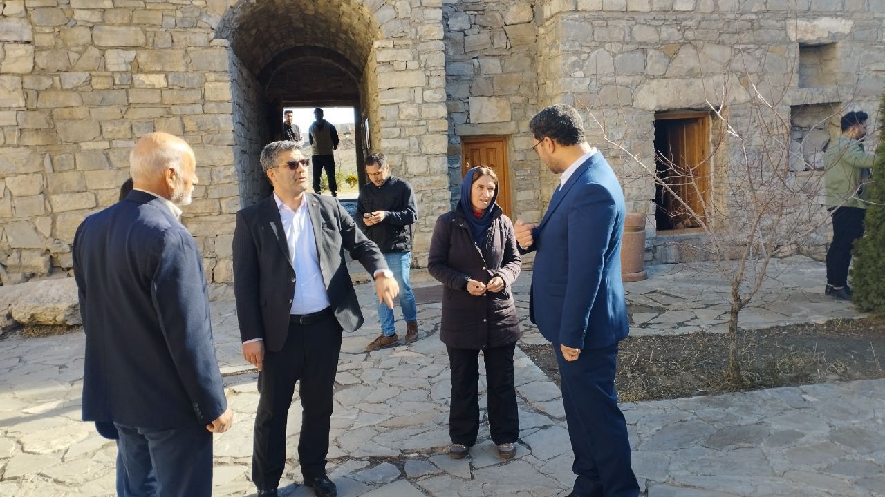 بازدید محمد رضا عبدالله نژاد فرماندار چالدران در راستای بررسی وضیعت خدمات رسانی به میمهانان نوروزی از بخش های مختلف مجموعه جهانی قره کلیسا