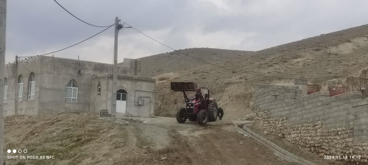 بازدید میدانی محمد رضا عبدالله نژاد فرماندار چالدران از ساماندهی و سنگ فرش معابر روستای قوشا بلاغ سفلی