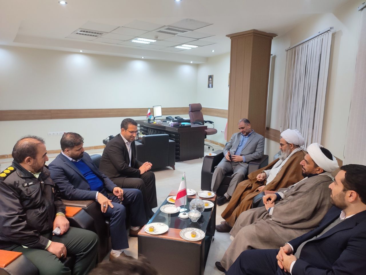 دیدار محمدرضا عبدالله نژاد فرماندار شهرستان چالدران با یحیی حسین خانی جهت تبریک انتصاب ایشان به سمت معاون امنیتی و انتظامی استانداری آذربایجان غربی