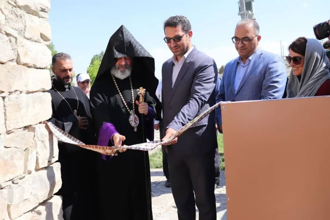 با حضور محمدرضا عبدالله نژاد فرماندار چالدران و اسقف گری گور چفت چیان ، ساماندهی عصاره خانه کلیسای طاطائوس در چالدران به بهره برداری رسید .