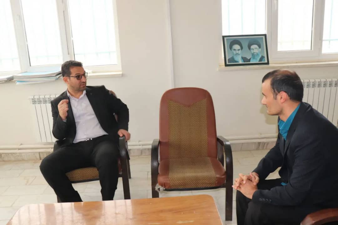 محمدرضا عبدالله نژاد فرماندار شهرستان چالدران به صورت سرزده از ایستگاه هواشناسی چالدران بازدیدو از نزدیک در جریان فعالیت و عملکرد این اداره قرار گرفت.