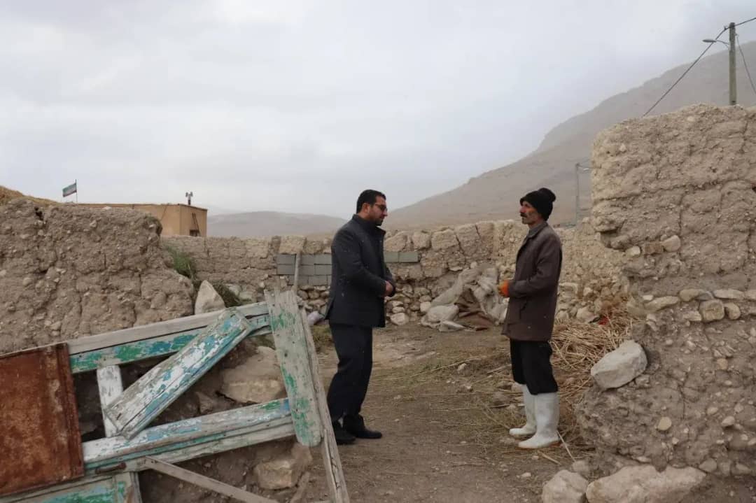 ✅عبدالله نژاد فرماندار شهرستان چالدران با حضور در روستای یوموری داش ضمن دیدار با اهالی روستا بازدید از نزدیک مسائل و مشکلات اهالی روستا را مورد بحث و بررسی قرار داد.