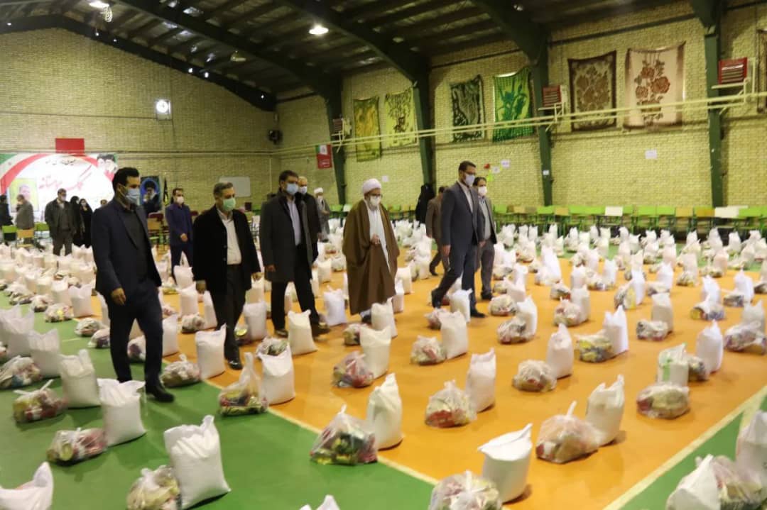 ✅در آستانه سال جدید با حضور عبدالله نژاد فرماندارشهرستان چالدران، حجت الاسلام والمسلمین محمدزاده امام جمعه شهرستان 600 بسته معیشتی تهیه و بین نیازمندان توزیع گردید.