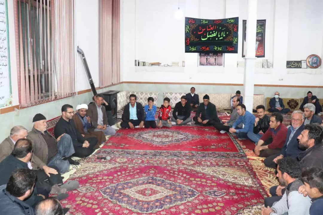  ✅محمد رضا عبدالله نژاد فرماندار شهرستان چالدران با حضور در روستای زاویه سفلی ضمن اقامه نماز مغرب و عشاء با اهالی این روستا دیدار واز نزدیک مسائل و مشکلات روستا را مورد بحث و بررسی قرار داد.