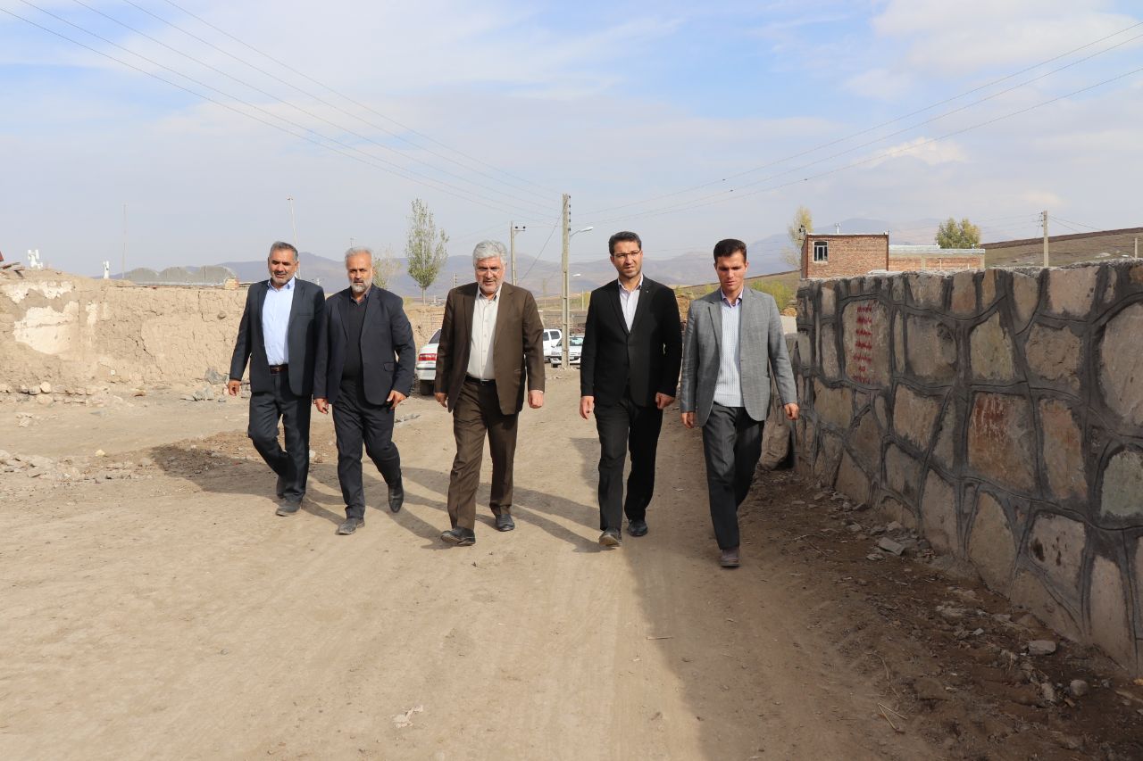 ✅ محمدرضا عبداله نژاد فرماندار به همراه نماینده مردم شهرستانهای ماکو ،چالدران ، شوط و پلدشت در مجلس شورای اسلامی از روند احداث دیوار ساحلی روستای دلک وردی بخش دشتک بازدید کردند.