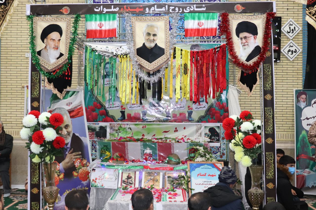 آئین معنوی وداع با پیکر پاک شهید گمنام دوران دفاع مقدس در مسجد جامع شهرستان چالدران برگزار شد.