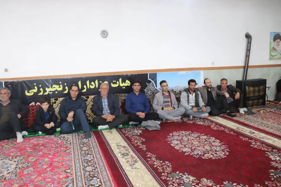  ✅محمد رضا عبدالله نژاد فرماندار شهرستان چالدران با حضور در روستای زاویه سفلی ضمن اقامه نماز مغرب و عشاء با اهالی این روستا دیدار واز نزدیک مسائل و مشکلات روستا را مورد بحث و بررسی قرار داد.