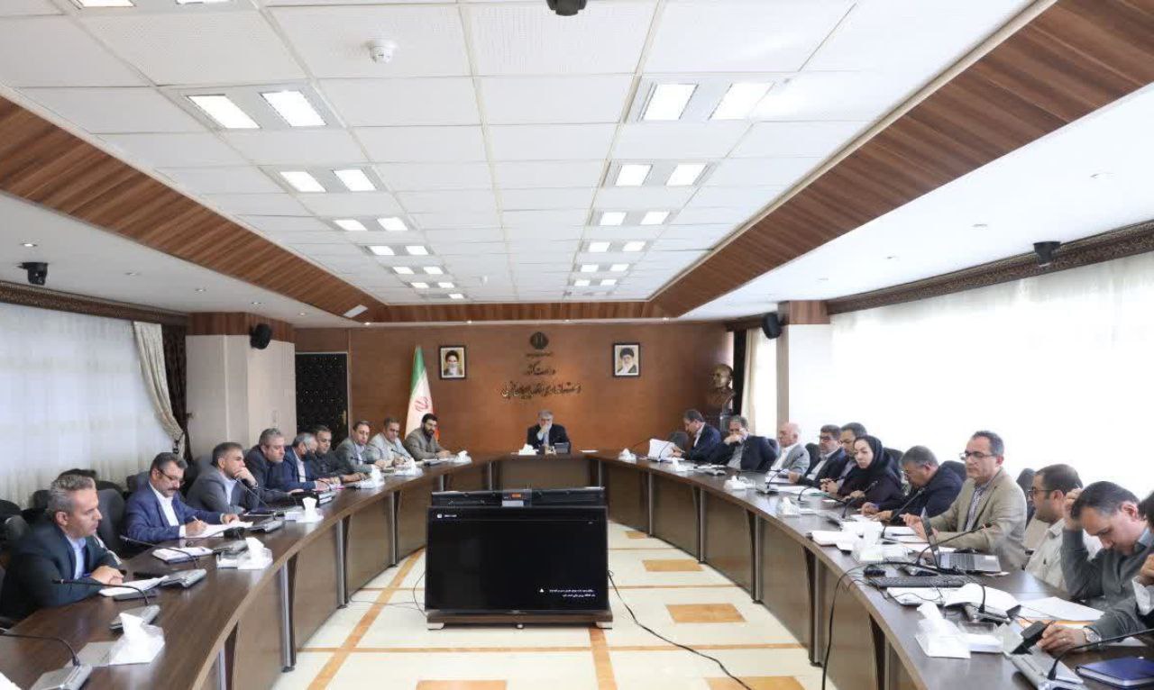جلسه شورای معادن استان به ریاست محمدصادق معتمدیان استاندار آذربایجانغربی