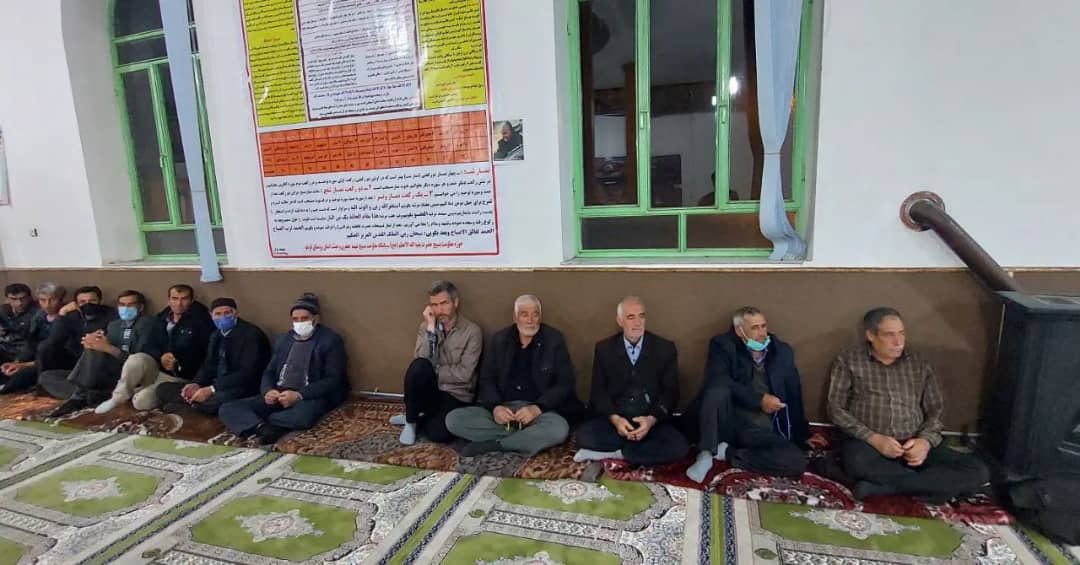 محمد رضا عبدالله نژاد فرماندار شهرستان چالدران با حضور در مسجد روستای قرنقو مسائل و مشکلات این روستا را مورد بررسی قرار دادند.