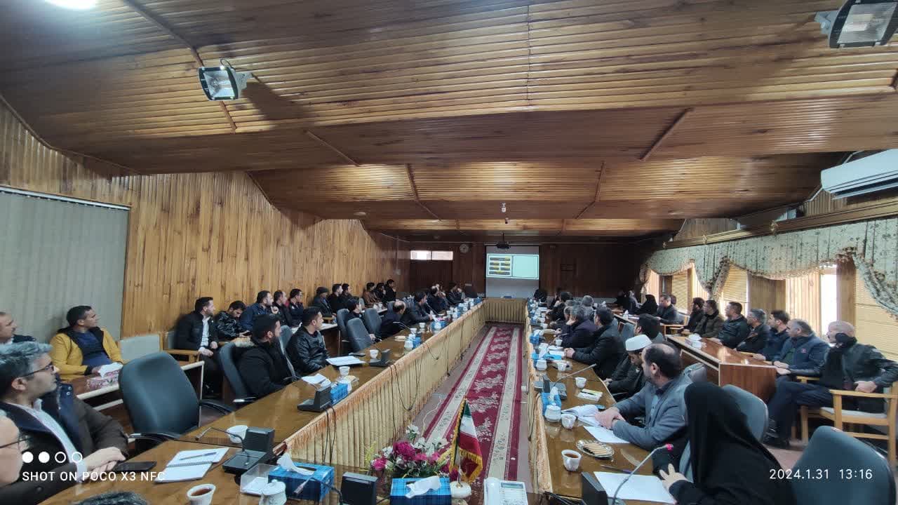 جلسه نشست مشورتی دهیاران با موضوع افزایش مشارکت مردمی در انتخابات به ریاست محمد رضا عبداله نژاد فرماندار چالدران برگزار گردید