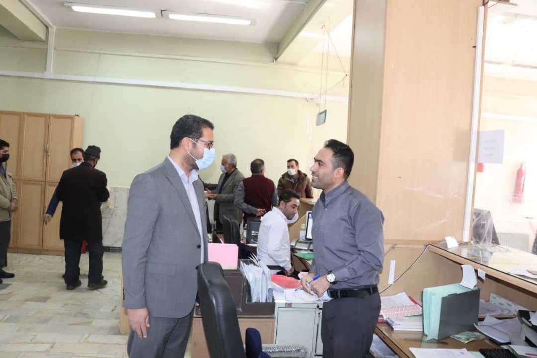 ✅ عبدالله نژادفرماندار شهرستان چالدران به همراه ابراهیم زاده معاون سیاسی،امنیتی و اجتماعی فرماندار بطور سرزده از بانکهای کشاورزی و ملی شهرستان بازدید نمودند