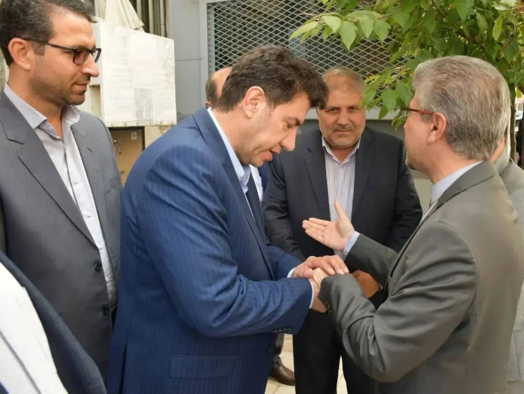 با استقبال گرم سجاد سلطان زاده سرکنسول ایران در ارزروم ترکیه فرمانداران شهرستان های چالدران و ماکو و هیات همراه وارد استان ارزروم ترکیه شدند .