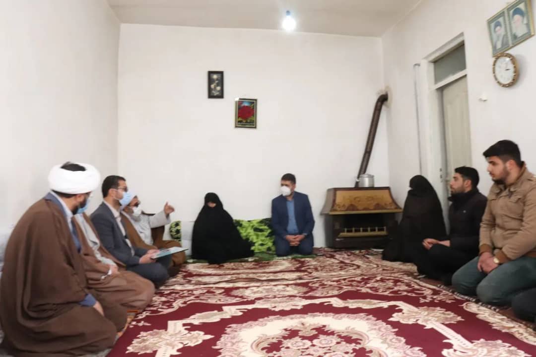 ✅همزمان با سالروز شهدا با حضور عبدالله نژاد فرماندار شهرستان چالدران از خانواده معظم شهیدان دیدار و تجلیل نمودند