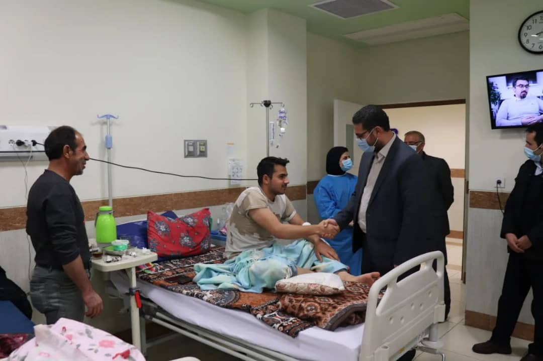 ✅عبدالله نژاد فرماندار شهرستان چالدران به همراه معاونین خود برای بررسی آخرین وضیعت مصدومین احتمالی چهارشنبه آخر سال در بیمارستان شهید بهشتی چالدران حضور یافتند.