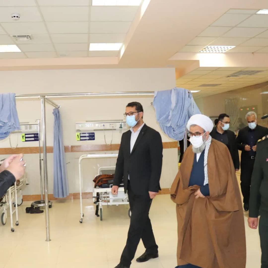 محمد رضا عبدالله نژاد فرماندارشهرستان چالدران با حضور در بیمارستان شهید بهشتی شهرستان ضمن عیادت از بیماران بستری با کادر درمان این بیمارستان نیز دیدار و با آنان به بحث و گفتگو پرداخت.