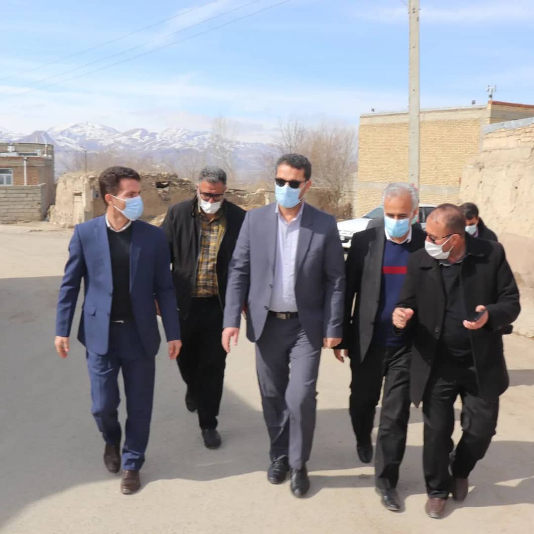 ✅عبدالله نژاد فرماندارشهرستان چالدران به همراه جمعی از ادارات خدمات رسان با حضور در روستای عباس کندی ضمن بازدید از روستا مسائل ومشکلات اهالی این روستا را مورد بحث و بررسی قرار داد.
