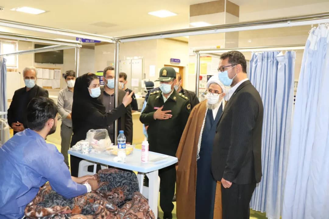 محمد رضا عبدالله نژاد فرماندارشهرستان چالدران با حضور در بیمارستان شهید بهشتی شهرستان ضمن عیادت از بیماران بستری با کادر درمان این بیمارستان نیز دیدار و با آنان به بحث و گفتگو پرداخت.