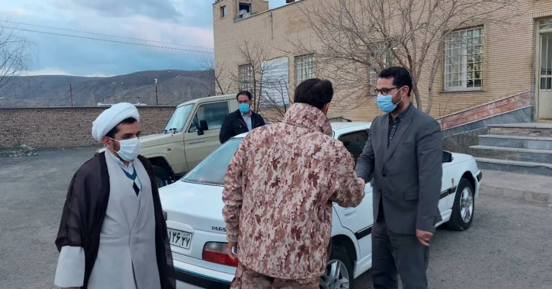 محمد رضا عبدالله نژاد فرماندار شهرستان چالدران با حضور در گردان رزمی صاحب الزمان (عج) سپاه چالدران ضمن شرکت در سفره افطاری و اقامه نماز مغرب و عشا با حافظین امنیت در سپاه دیدار و گفت و گو کرد.