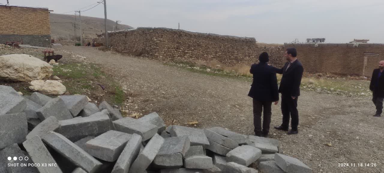 بازدید محمد رضا عبدالله نژاد فرماندار چالدران به همراه معاون برنامه ریزی و هماهنگی امور عمرانی و جمعی از اعضای شورای اداری از مسیر گشایی و کانال کشی روستای قوشا بلاغ علیا