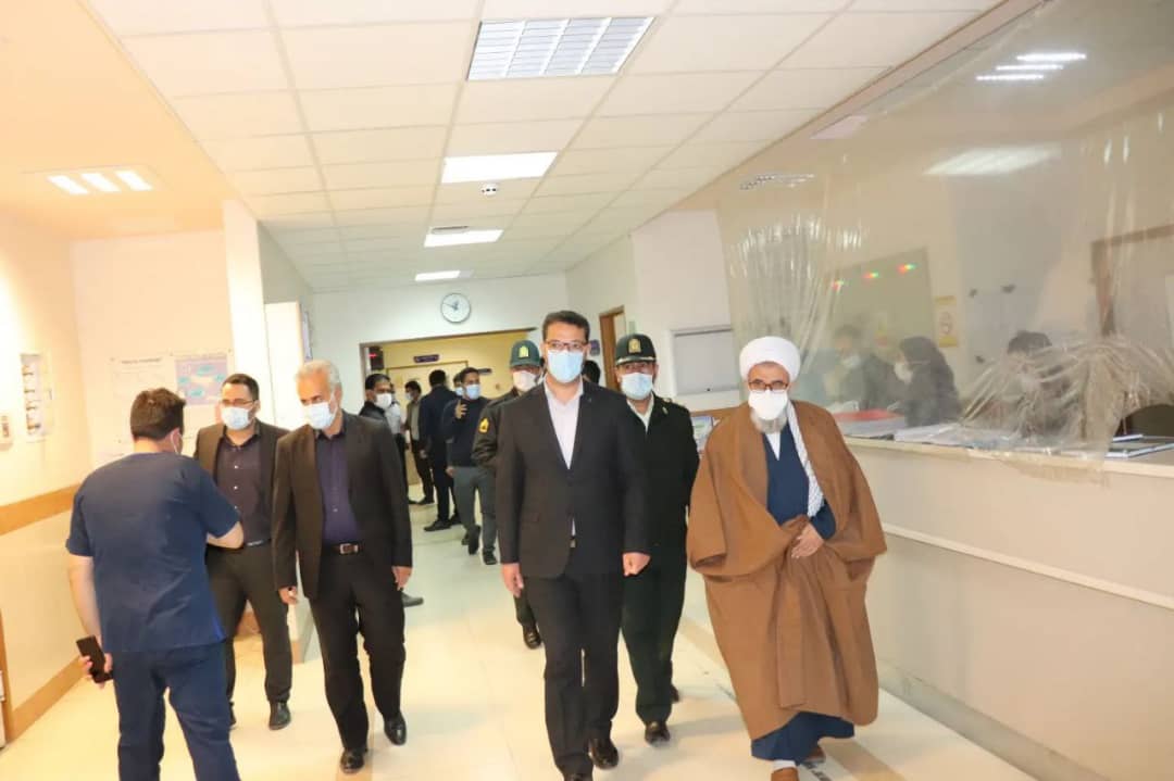 محمد رضا عبدالله نژاد فرماندارشهرستان چالدران با حضور در بیمارستان شهید بهشتی شهرستان ضمن عیادت از بیماران بستری با کادر درمان این بیمارستان نیز دیدار و با آنان به بحث و گفتگو پرداخت.