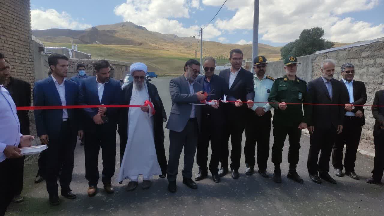 فتتاح طرح هادی روستای تخت روان علیا با حضور معاون سیاسی ،اجتماعی استاندار آذربایجان غربی ، نماینده مردم شهرستانهای ماکو،چالدران،شوط و پلدشت در مجلس شورای اسلامی ،فرماندار چالدران ،امام جمعه شهرستان ،