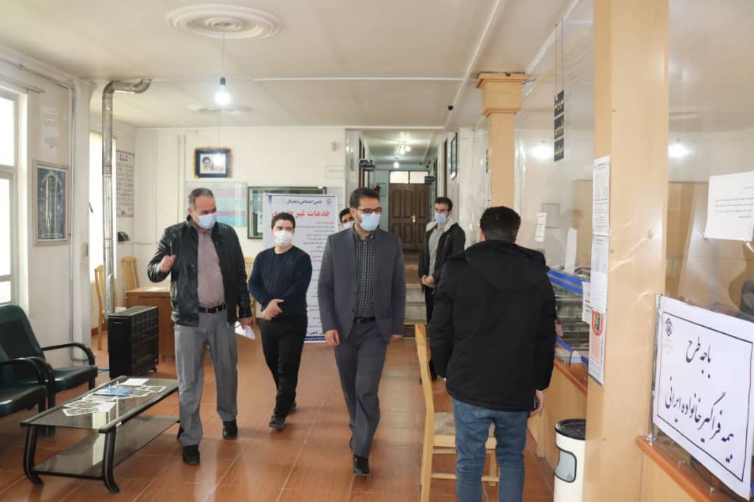 ✅عبدالله نژاد فرماندار شهرستان چالدران بصورت سرزده از اداره تامین اجتماعی بازدید و مسائل مربوط به این اداره را مورد بحث و بررسی قرار داد.