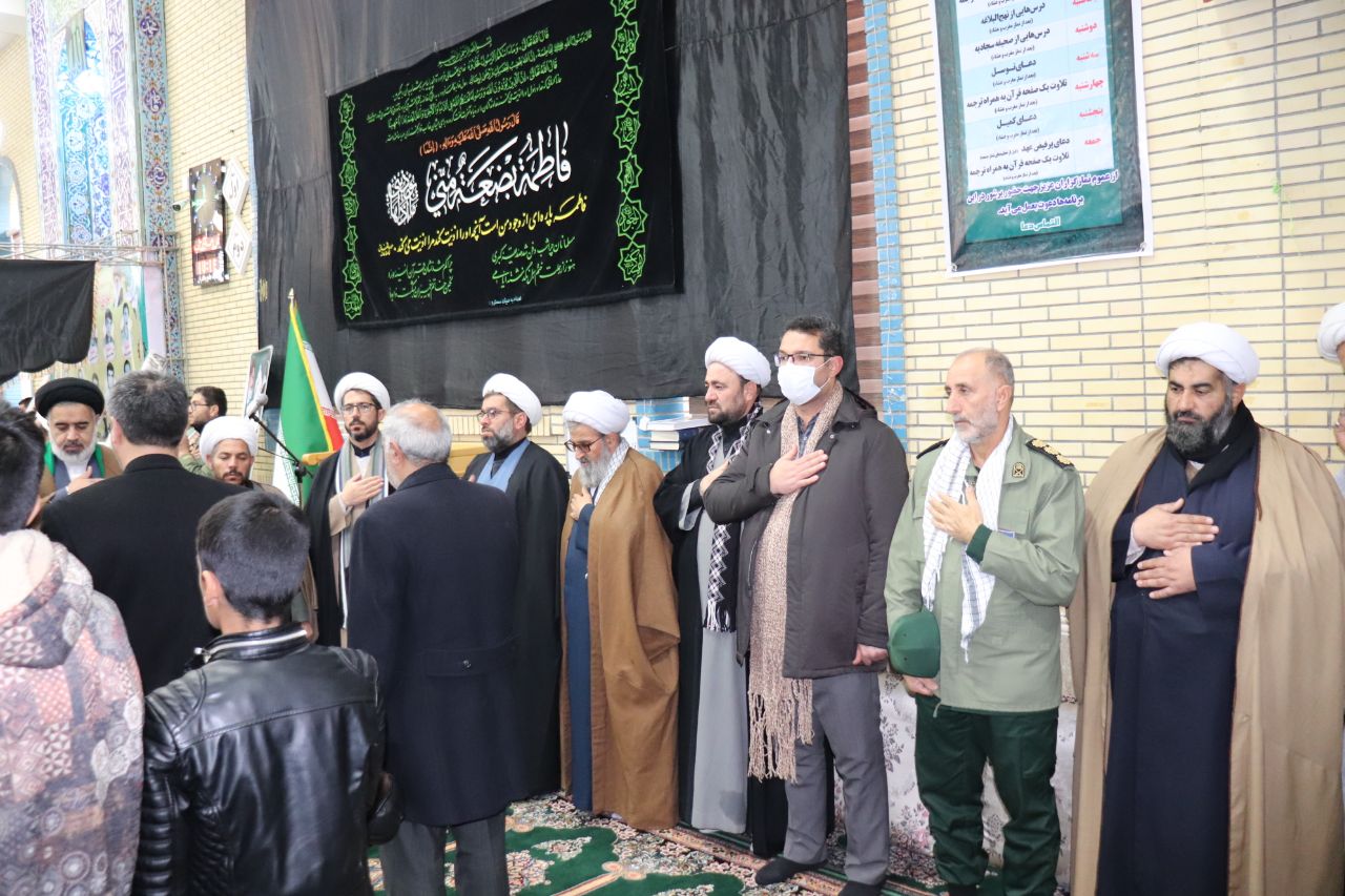 آئین معنوی وداع با پیکر پاک شهید گمنام دوران دفاع مقدس در مسجد جامع شهرستان چالدران برگزار شد.