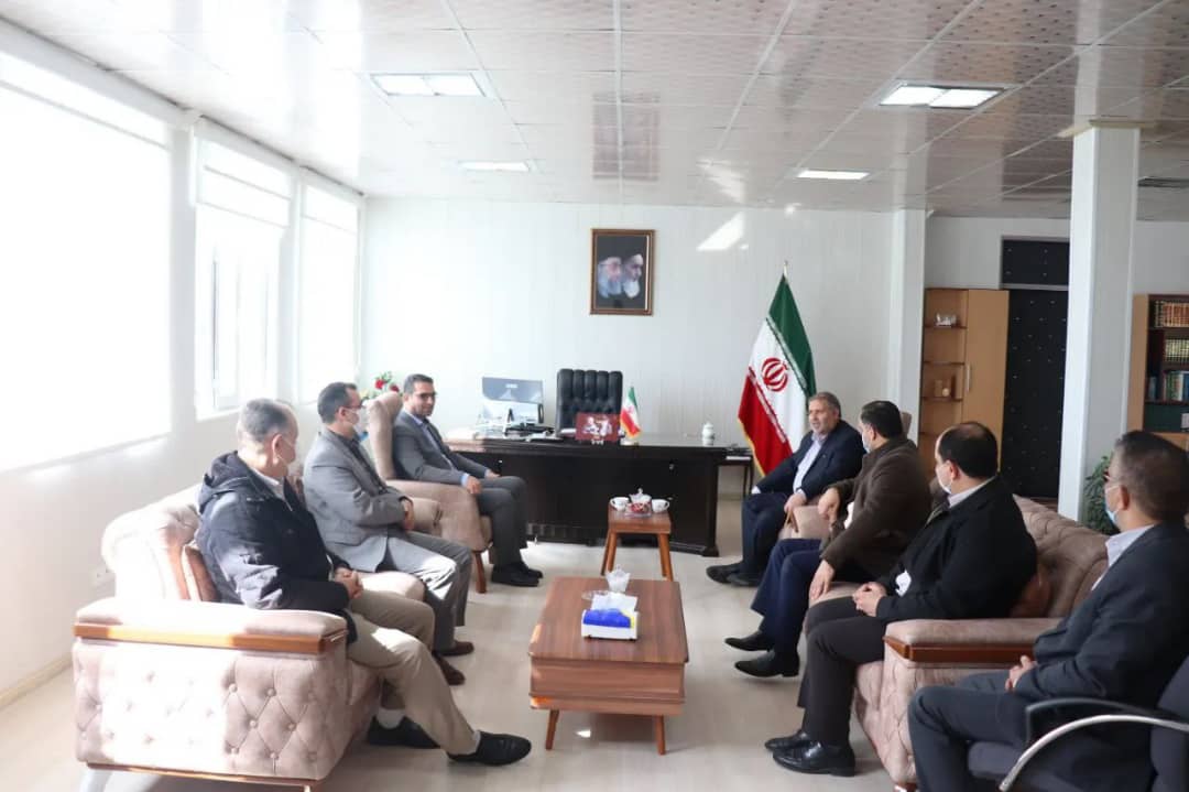 ✅دیدار صمیمانه کاظمی فرماندار شهرستان ماکو با عبدالله نژاد فرماندار شهرستان چالدران بمنظور تبریک انتصاب ایشان بعنوان نماینده عالی دولت در شهرستان .