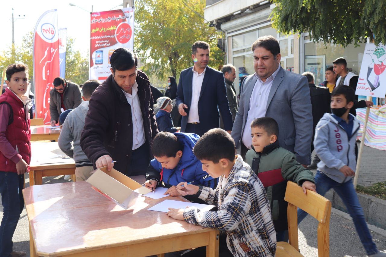 مراسم راهپیمایی یوم الله 13 آبان با حضور فرماندار شهرستان چالدران با شکوه هر چه تمام تر برگزار گردید.