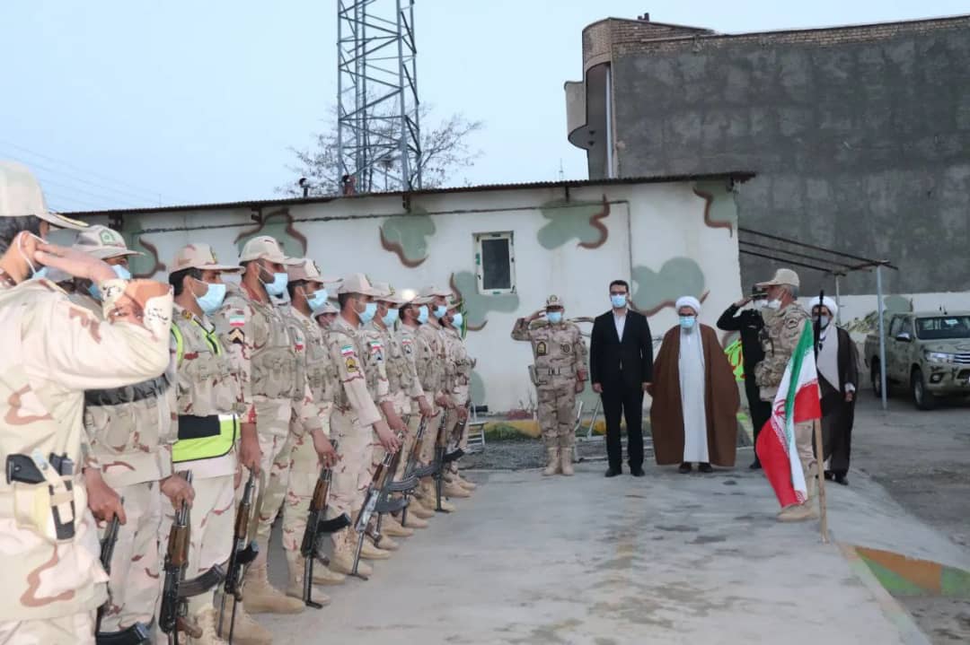 محمد رضا عبدالله نژاد فرماندار شهرستان چالدران با حضور در گردان مرزی چالدران ضمن شرکت در سفره افطاری و اقامه نماز مغرب عشاء با حافظان امنیت دیدار و گفت و گو کرد.