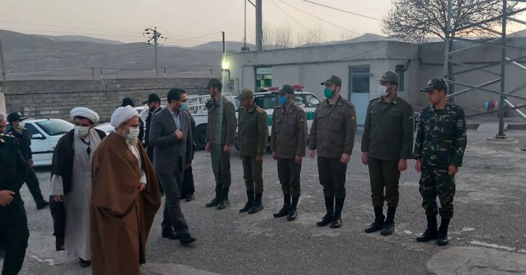 عبدالله نژاد فرماندار شهرستان چالدران با حضور در پاسگاه انتظامی قرنقو ضمن شرکت در سفره افطاری با پرسنل این پاسگاه دیدار و با انان به بحث و گفتگو پرداخت.