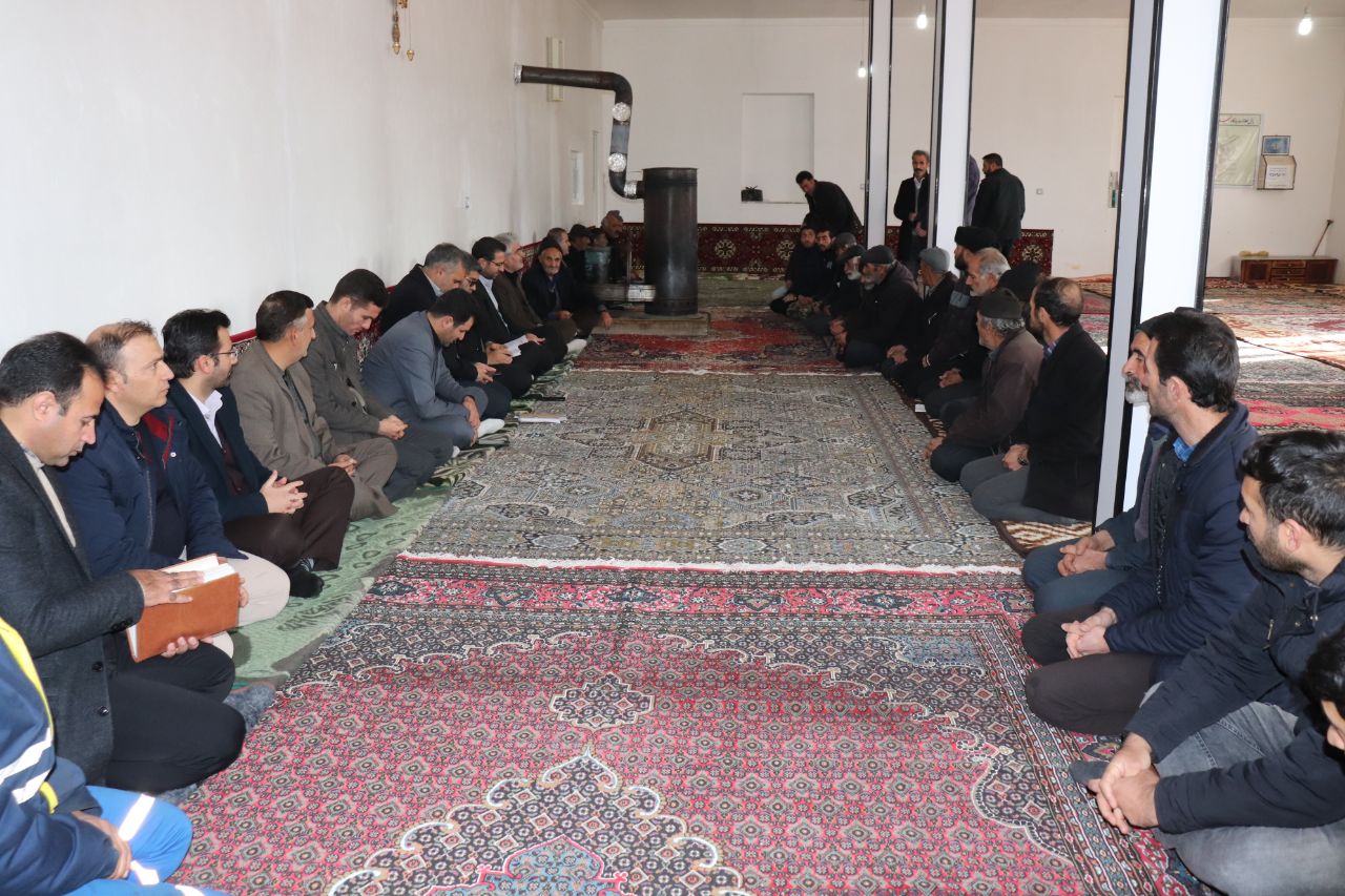 در راستای اجرای مصوبات سفر استاندار آذربایجان غربی ، محمدرضا عبدالله نژاد فرماندار به همراه علیپور نماینده مردم شهرستانهای ماکو و چالدران از پروژه های در حال ساخت روستای قرجه وران بازدید نمودند.
