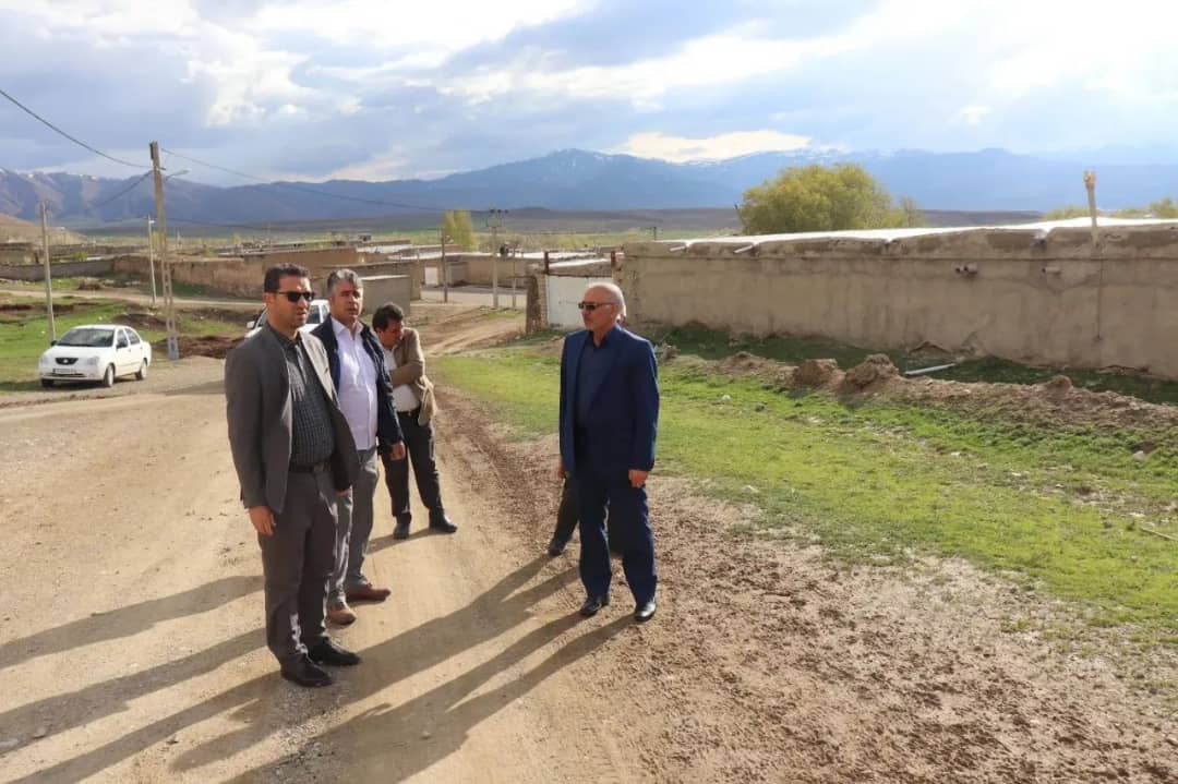 محمد رضا عبدالله نژاد فرماندار شهرستان چالدران با حضور در روستای عباس کندی مسائل و مشکلات این روستا را از نزدیک مورد بحث و بررسی قرار داد.
