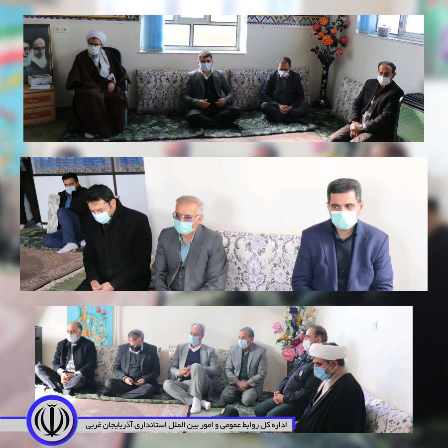 ✅ در نهمین روز از ایام الله دهه مبارک فجر آیدین رحمانی معاون هماهنگی امور عمرانی استانداری آذربایجان غربی به همراه محمد زاده فرماندار شهرستان با حضور در دفتر امام جمعه با وی دیدار و گفتگو کردند.