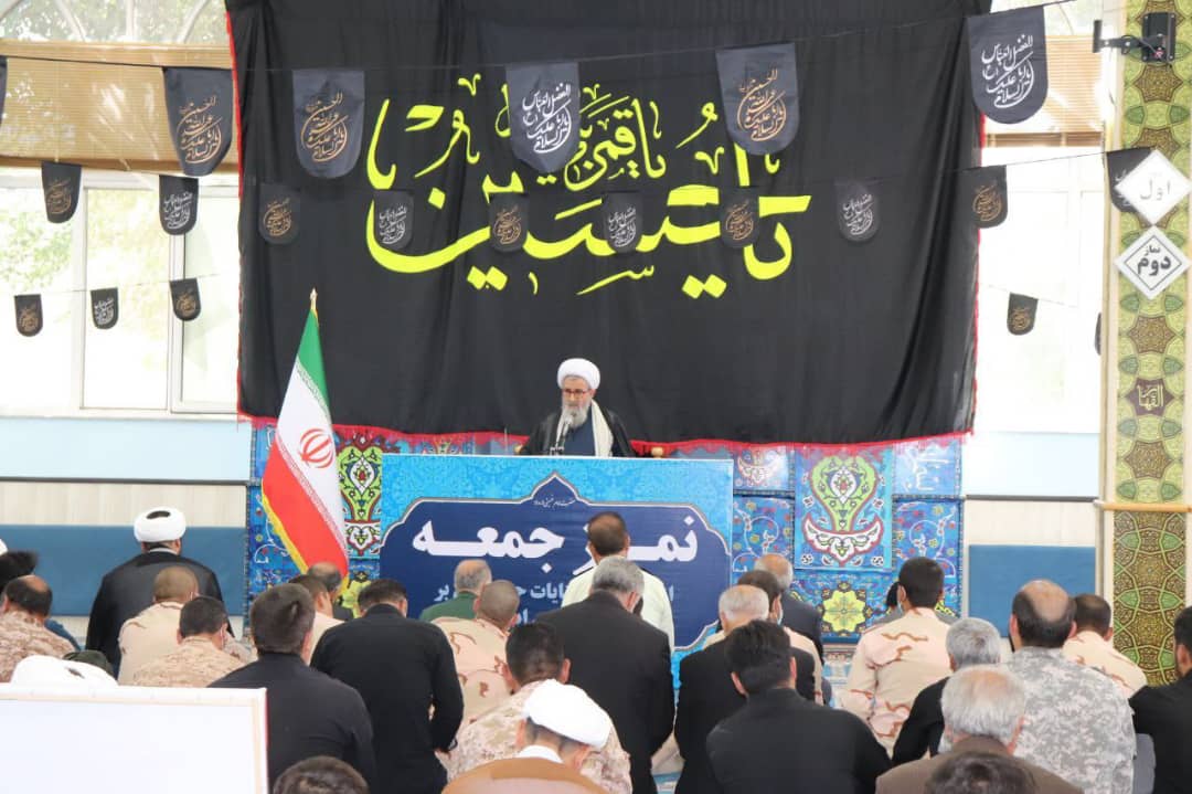 حضور فرماندار شهرستان چالئران در نماز جمعه