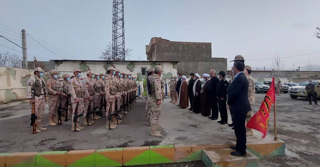 محمد رضا عبدالله نژاد فرماندار شهرستان چالدران با حضور در گردان مرزی چالدران ضمن شرکت در سفره افطاری و اقامه نماز مغرب عشاء با حافظان امنیت دیدار و گفت و گو کرد.