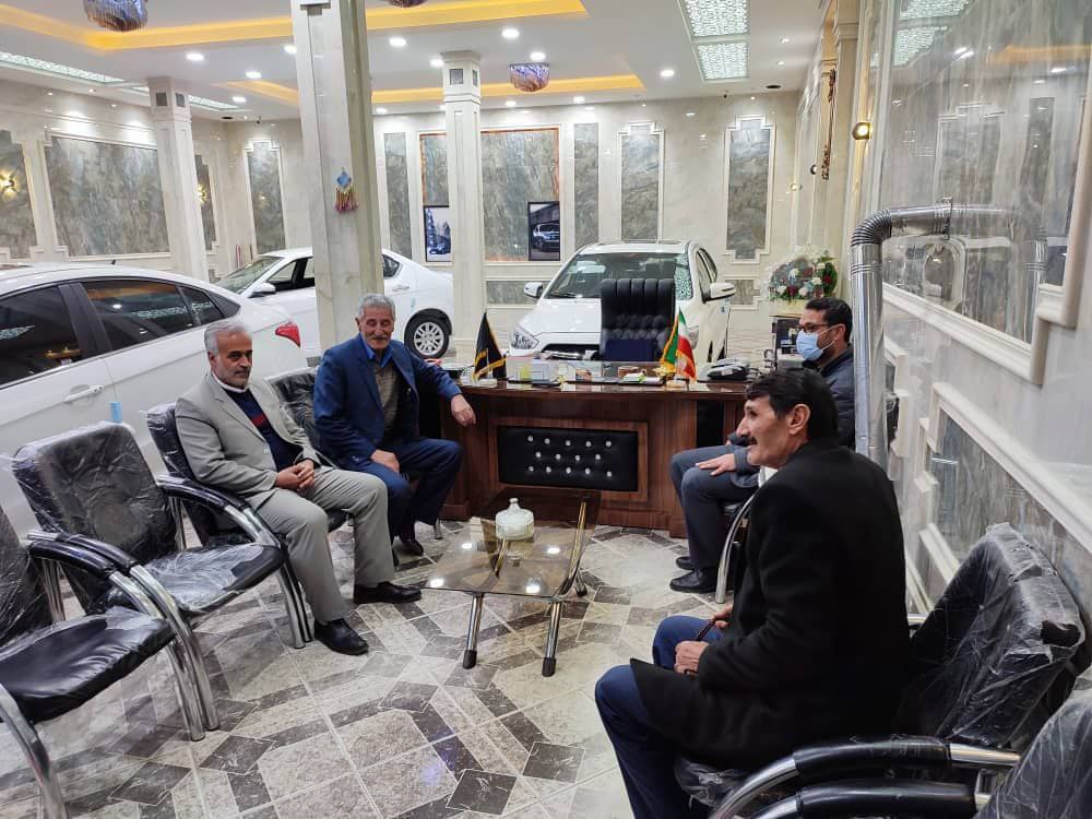 ✅عبدالله نژاد فرماندارشهرستان چالدران، با حضور در سطح بازار شهرستان و گفتگو با فروشندگان لوازم خانگی و نمایشگاه خودرو از نزدیک در جریان وضعیت و مشکلات آنان قرار گرفت.