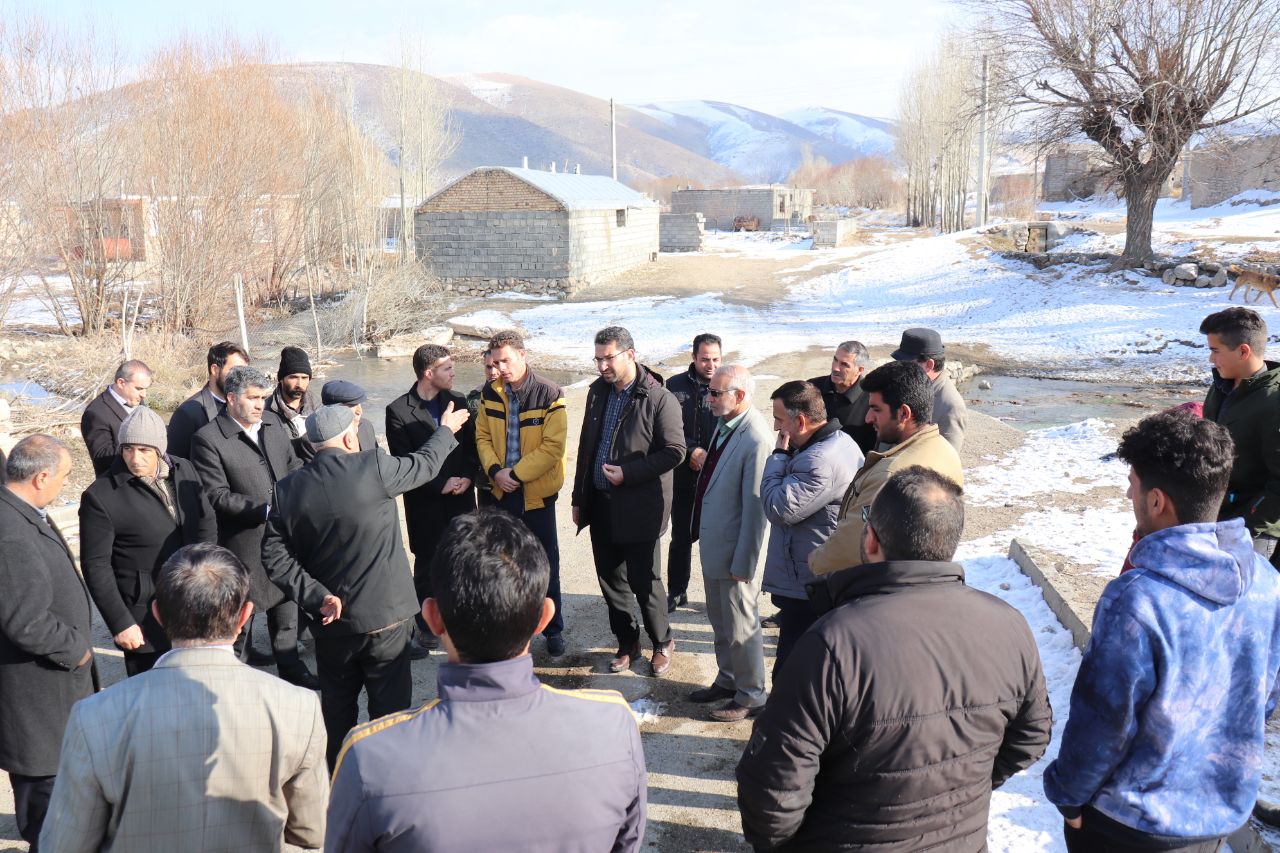  بازدید فرماندار شهرستان چالدران از روستای محلملو سفلی از توابع بخش مرکزی