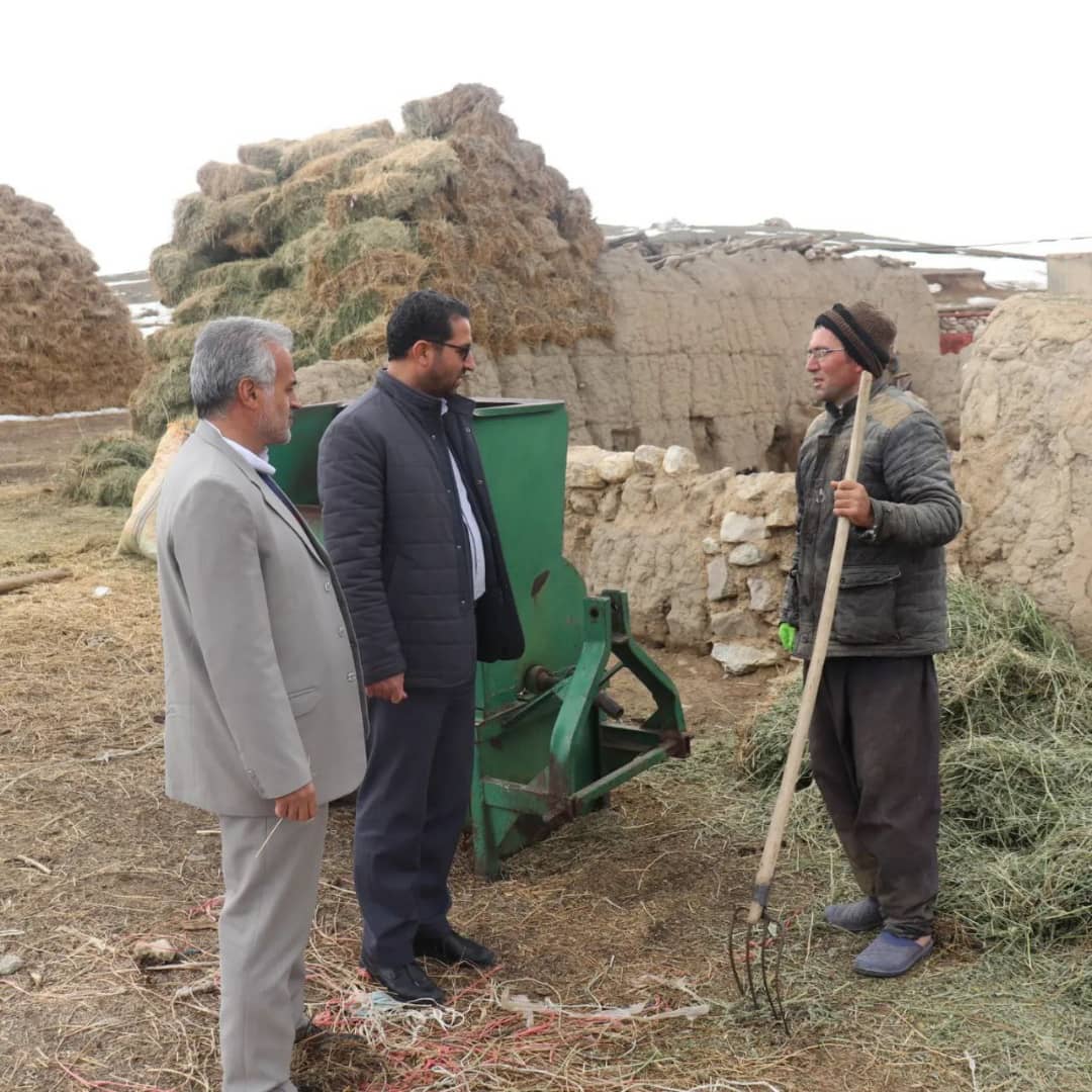 ✅عبدالله نژاد فرماندار شهرستان چالدران ، با حضور در روستای قوری ناو ضمن بازدید از روستا از نزدیک مسائل و مشکلات اهالی روستا را مورد بحث و بررسی قرار دادند.