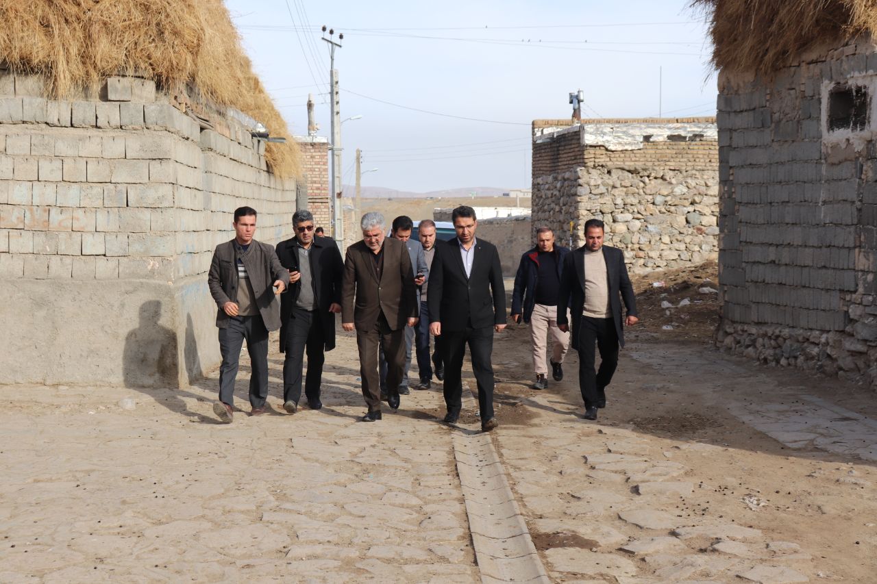 بازدید فرماندار از روستای قرخ بلاغ
