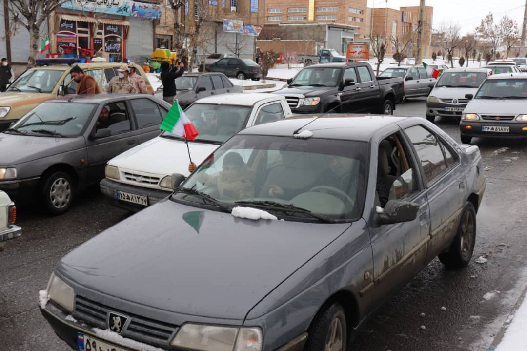✅راهپیمایی خودرویی و موتوریی 22 بهمن ماه با حضور عبدالله نژاد فرماندار شهرستان چالدران ، و با شرکت گسترده مردم برگزار شد.