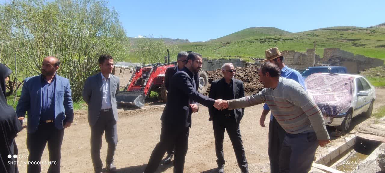 بازدید محمد رضا عبداله نژاد فرماندار شهرستان چالدران از روستای مجنون علیا
