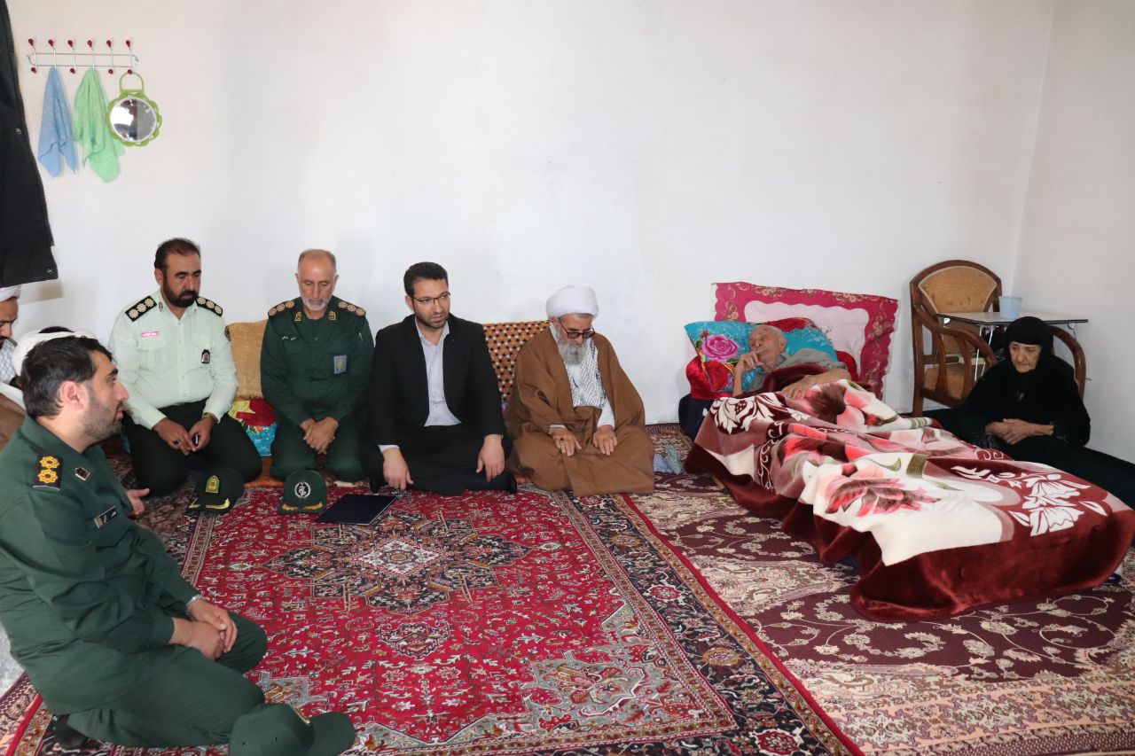 مراسم بزرگداشت هفته وحدت و جشن میلاد نبی مکرم اسلام حضرت محمد (ص) در شهرستان چالدران برگزار شد.