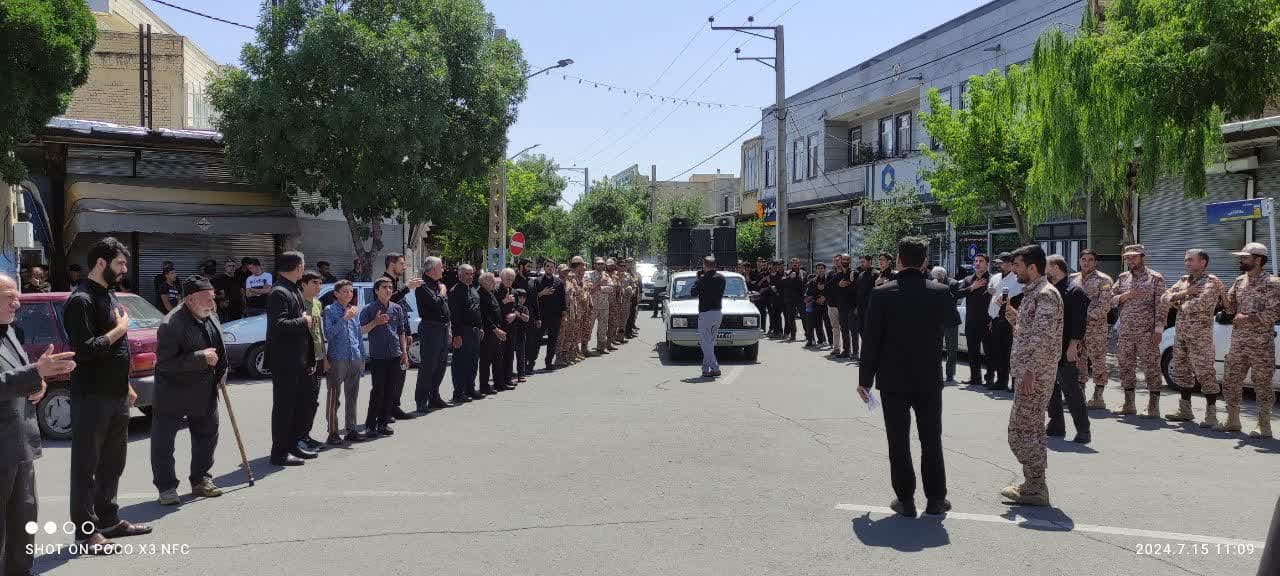 🏴 همزمان با تاسوعای حسینی حضور محمد رضا عبداله نژاد فرماندار چالدران، به همراه امام جمعه محترم شهرستان ،معاون سیاسی امنیتی و اجتماعی و بخشدار مرکزی در جمع عزادارن شهرستان چالدران
