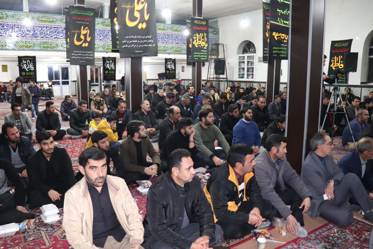برگزاری مراسم سوگواری سالروز شهادت حضرت فاطمه زهرا (س) با حضور فرماندار شهرستان چالدران در مسجد روستای عرب دیزج