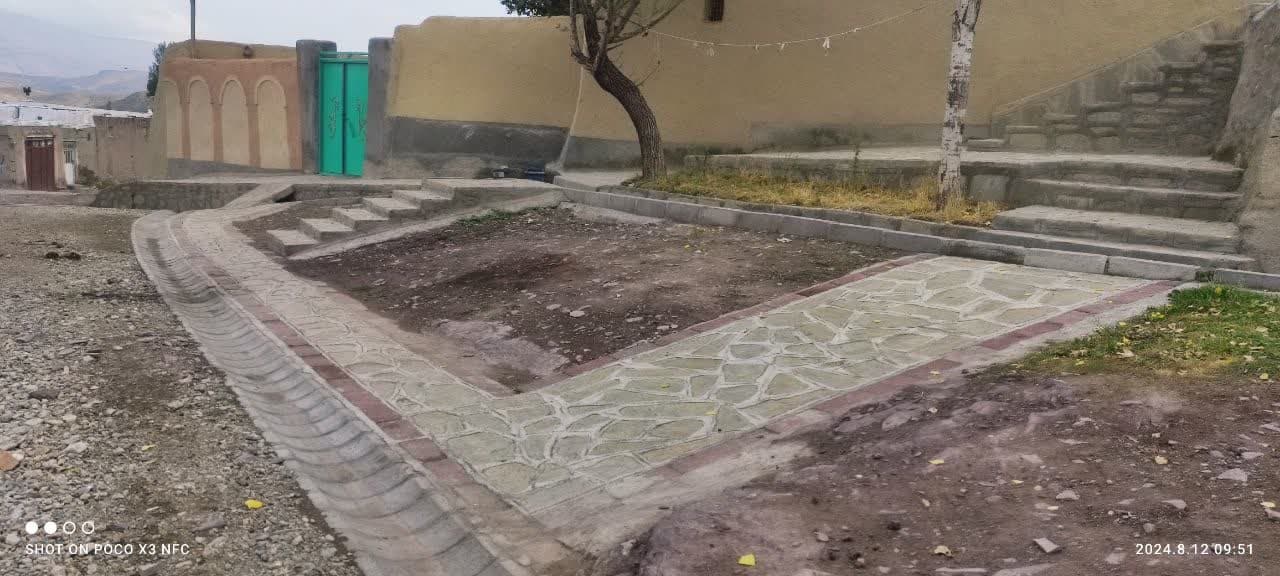 فرماندار چالدران به همراه بخشدار مرکزی از روند اجرائی طرح هادی در روستای قادو کندی بازدید کرد