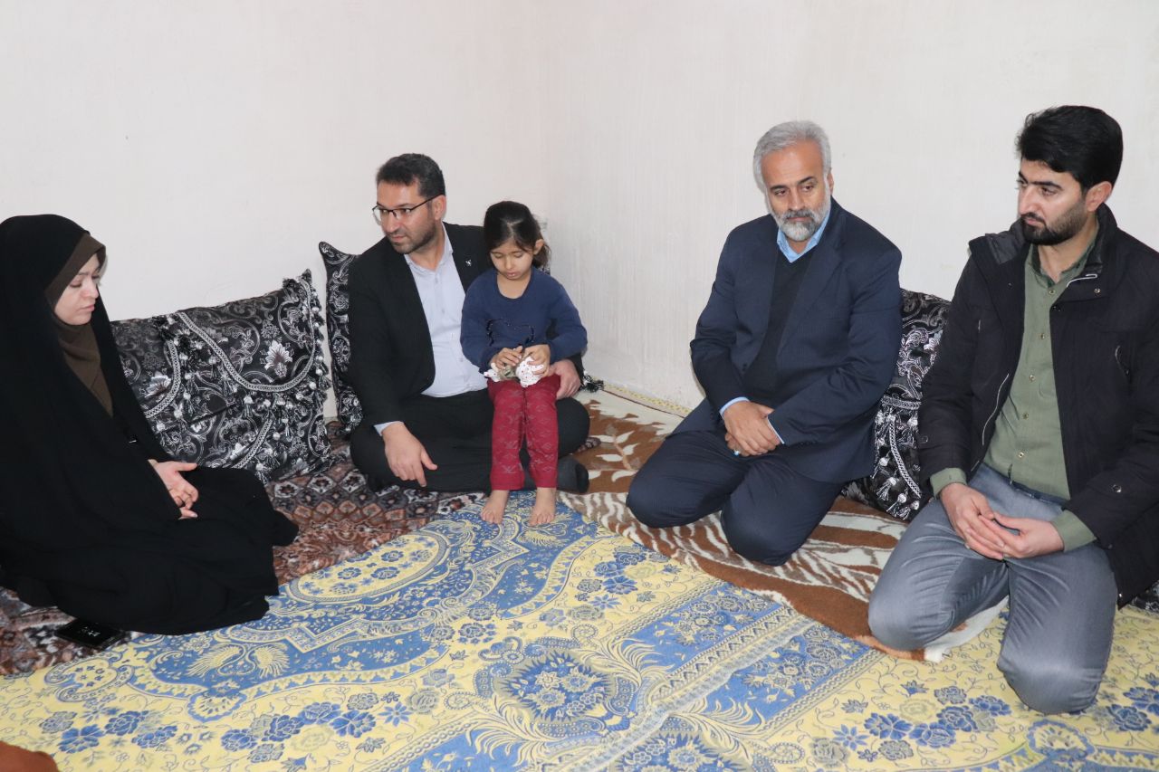 دیدار فرماندار شهرستان چالدران از معلولین تحت پوشش شهرستان به مناسبت هفته معلولین