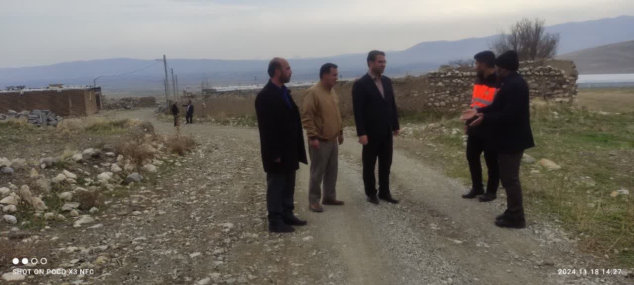 بازدید محمد رضا عبدالله نژاد فرماندار چالدران به همراه معاون برنامه ریزی و هماهنگی امور عمرانی و جمعی از اعضای شورای اداری از مسیر گشایی و کانال کشی روستای قوشا بلاغ علیا